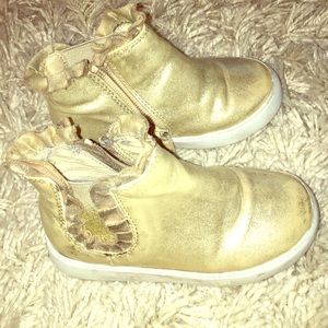 Super cute Used Gold ankle boots!